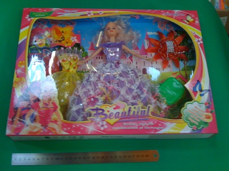 בובה עם בגדים להחלפה