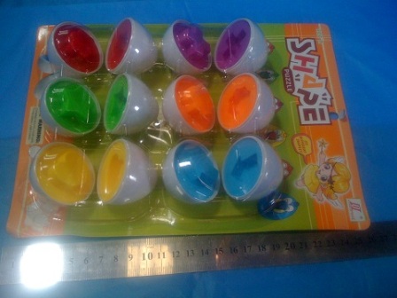 ביצים צורות וצבעים בלוח