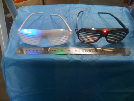 מישקפי תריס מהבהבות