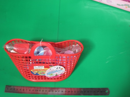 תיק עם מיצרכים