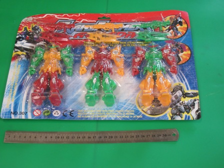 רובוטים שלישיה באריזה